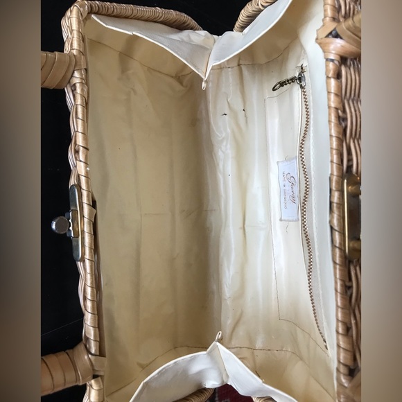 Vintage Woven Garay Handbag Made in Hong Kong - Picture 9 of 14